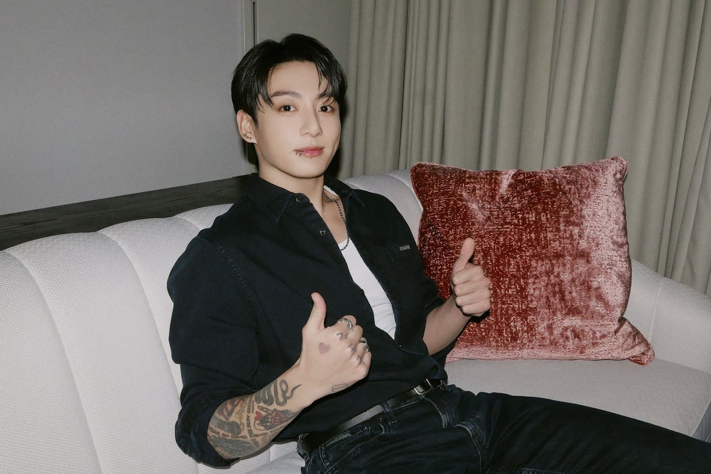 Album của Jungkook không được nhà phê bình đánh giá cao.