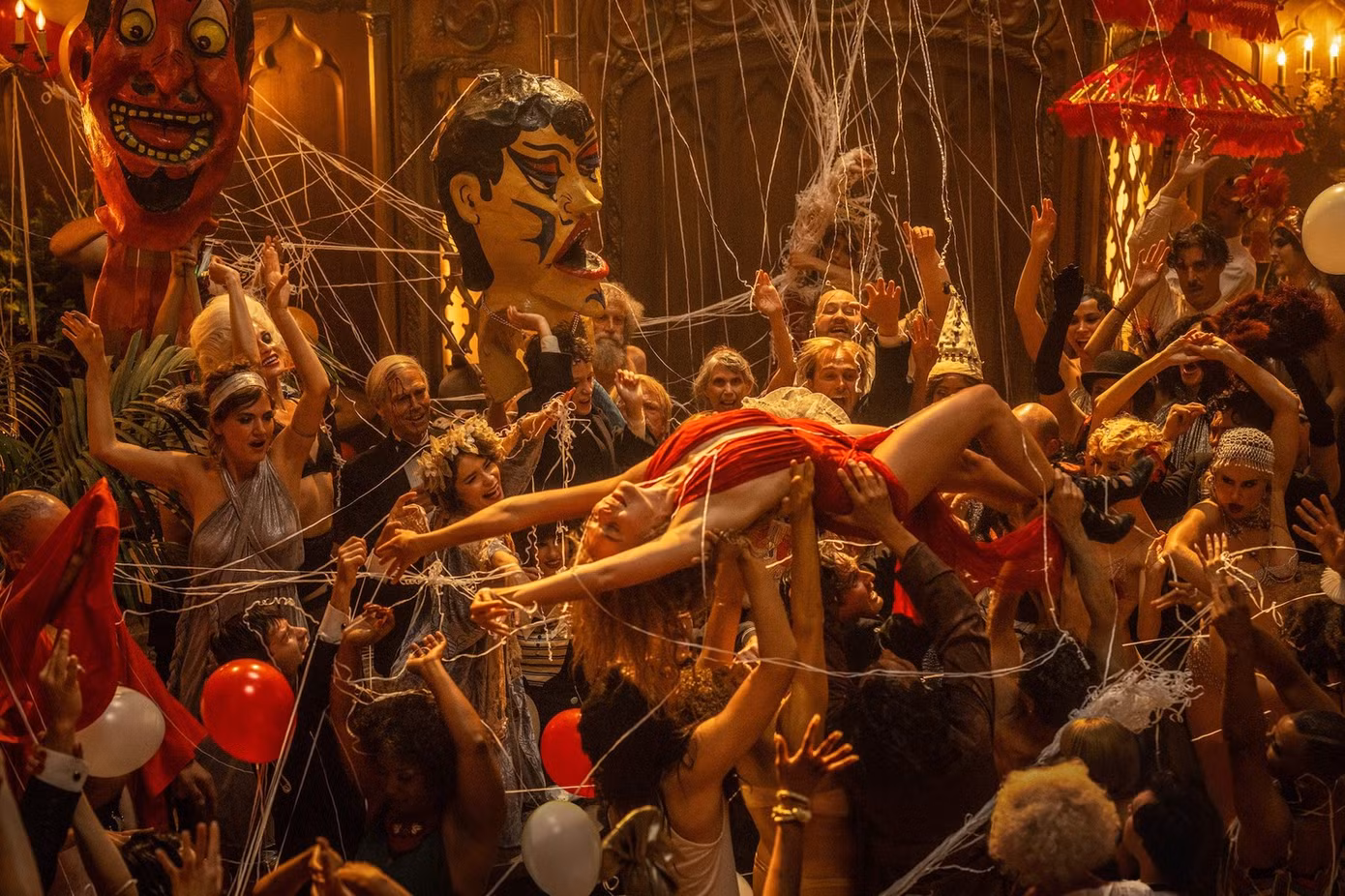 Phim tái hiện không gia cổ điển của giới làm phim Hollywood.