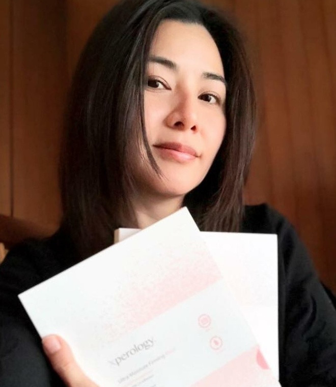 Mông Gia Tuệ tập trung kinh doanh, Trịnh Y Kiện tiếp tục hoạt động trong giới giải trí. Mông Gia Tuệ tập trung kinh doanh, Trịnh Y Kiện tiếp tục hoạt động trong giới giải trí.