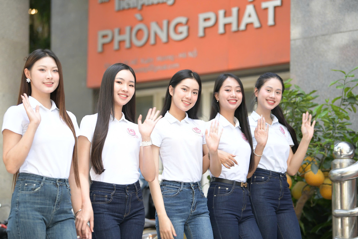 Thí sinh cho biết họ hồi hộp nhưng đầy hào hứng khi được đến thăm nơi sản sinh cuộc thi Hoa hậu Việt Nam, với nhiều người đẹp đăng quang và thành công rực rỡ như Hoa hậu Nguyễn Thị Huyền, Mai Phương Thúy, Hoa hậu Tiểu Vy, Hoa hậu Đỗ Thị Hà...