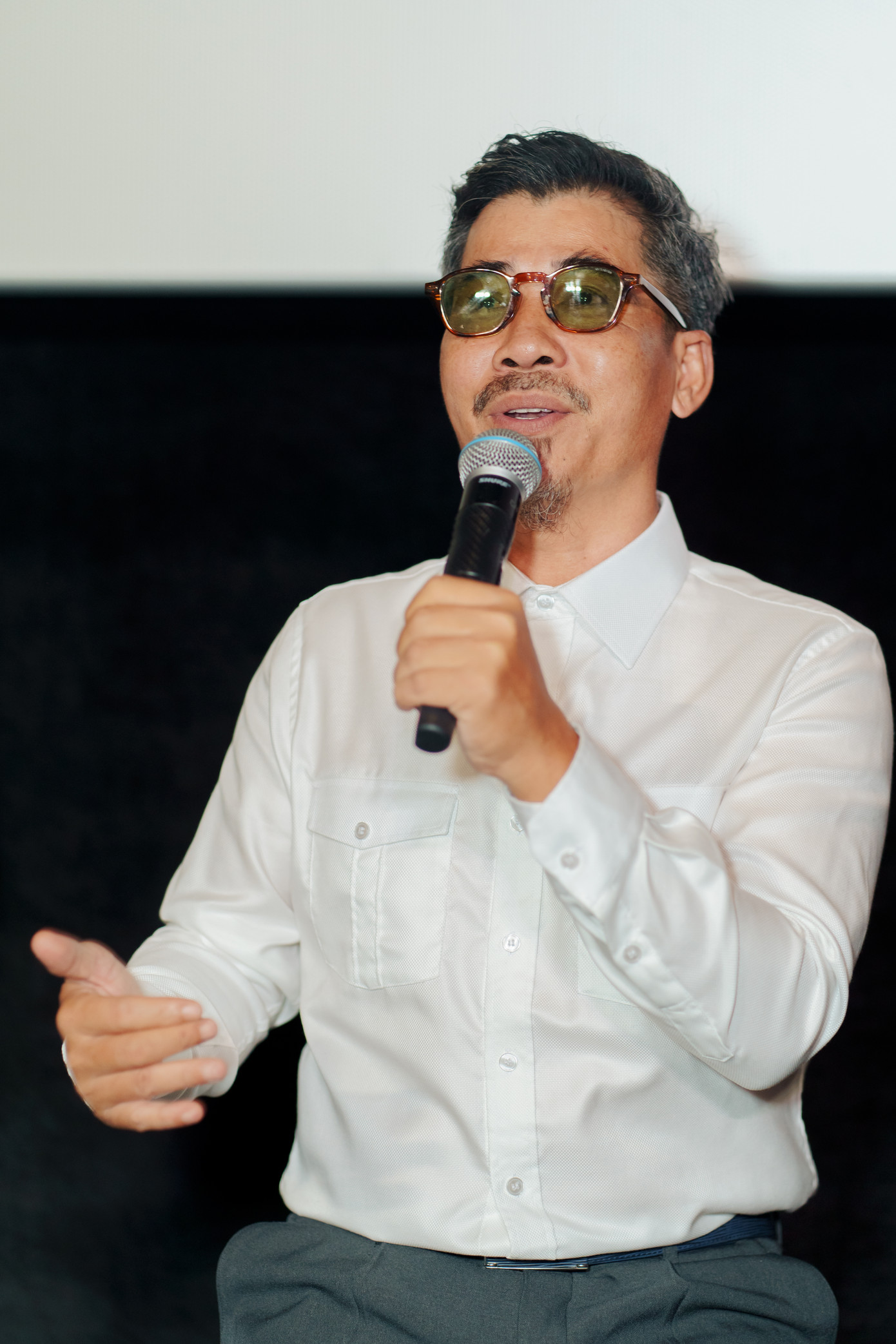 Đạo diễn Trung Lùn và Tuấn Trần tại buổi họp báo.