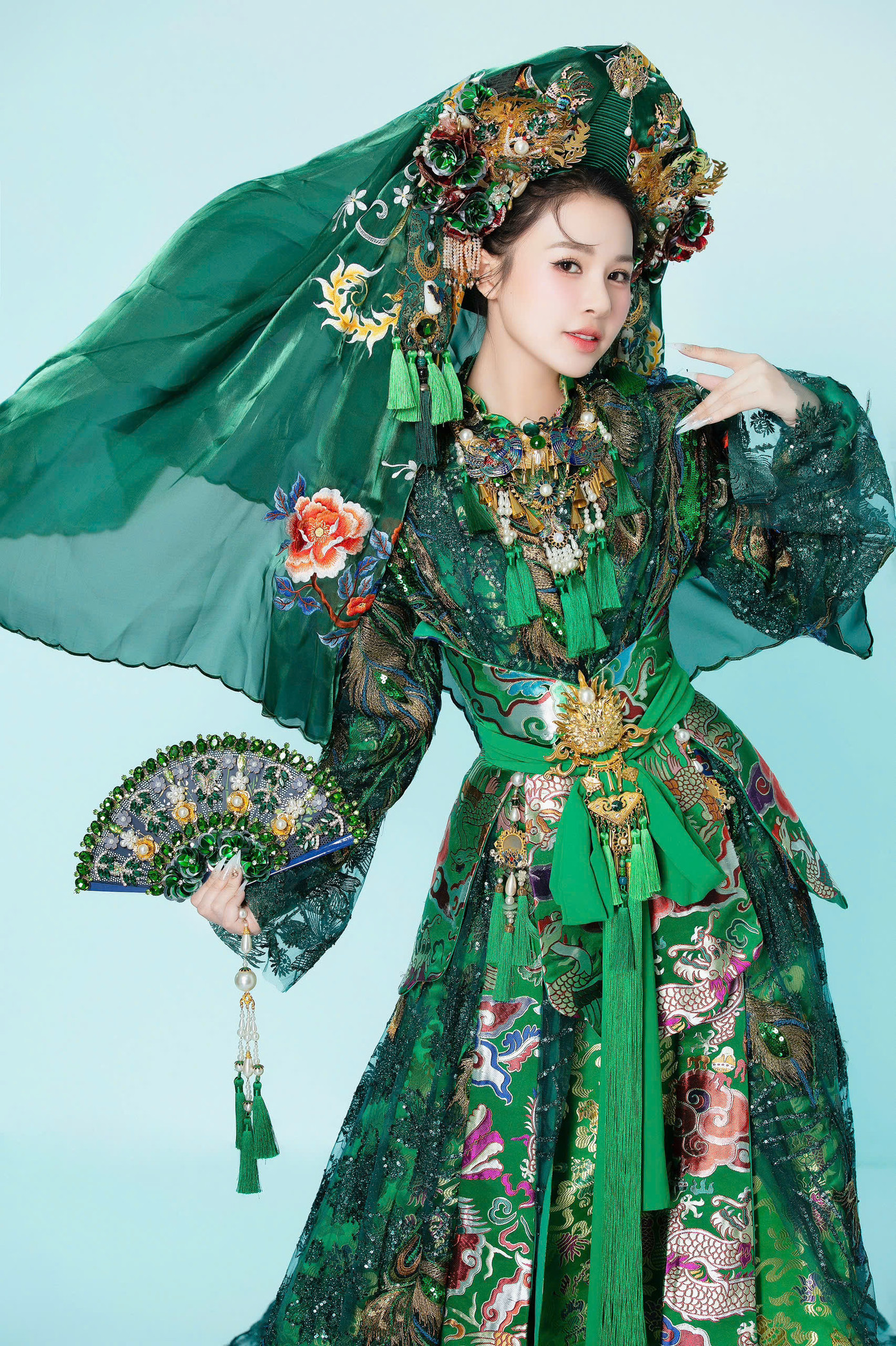 Tại phần thi National Costume, Đỗ Hà Trang mang đến bộ trang phục mang tên Tiên cảnh Thượng Ngàn. Với nỗ lực quảng bá văn hóa, nét truyền thống Việt Nam, trang phục dân tộc của Á hậu Du lịch Việt Nam Toàn cầu lấy cảm hứng từ đạo Mẫu Tứ phủ Việt Nam. Bộ trang phục tôn vinh Chầu Bà Đệ nhị Thượng Ngàn, người phụ nữ có công giữ nước, chống lại quân Nguyên. Tại phần thi National Costume, Đỗ Hà Trang mang đến bộ trang phục mang tên Tiên cảnh Thượng Ngàn. Với nỗ lực quảng bá văn hóa, nét truyền thống Việt Nam, trang phục dân tộc của Á hậu Du lịch Việt Nam Toàn cầu lấy cảm hứng từ đạo Mẫu Tứ phủ Việt Nam. Bộ trang phục tôn vinh Chầu Bà Đệ nhị Thượng Ngàn, người phụ nữ có công giữ nước, chống lại quân Nguyên.