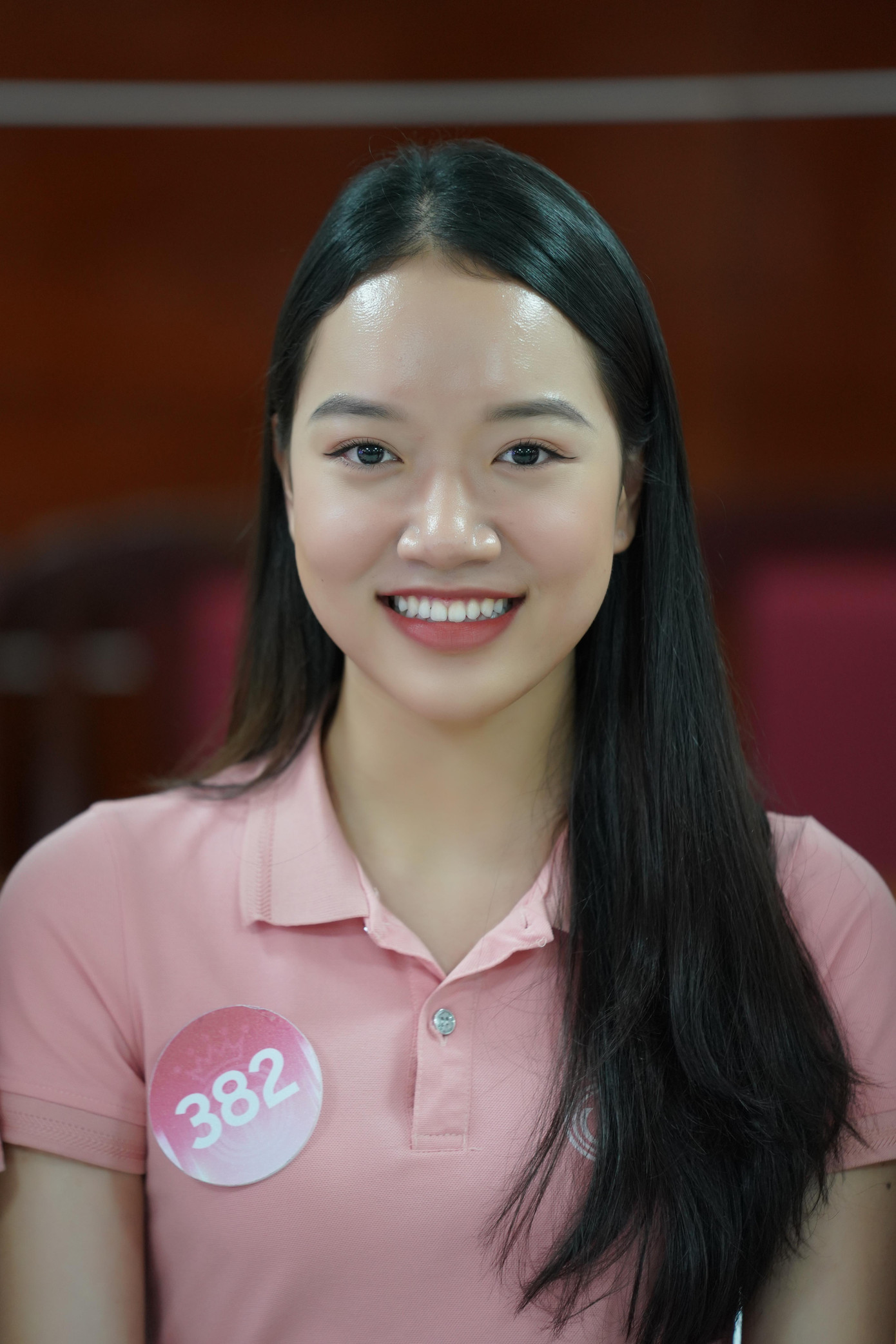 Trịnh Thùy Linh (SBD 146) và Nguyễn Ngọc Anh Thư (382). Trịnh Thùy Linh (SBD 146) và Nguyễn Ngọc Anh Thư (382).