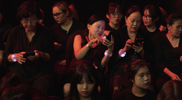 Người xem chương trình phẫn nộ vì khán giả trường quay cho điểm cảm tính.