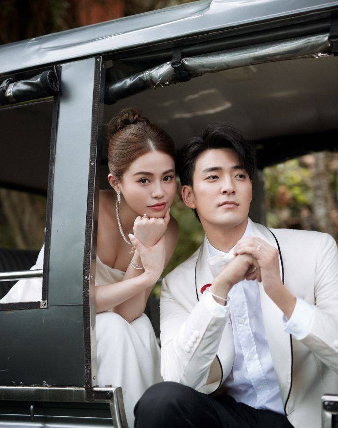 Angelababy vắng mặt ở lễ cưới bạn thân. Angelababy vắng mặt ở lễ cưới bạn thân.