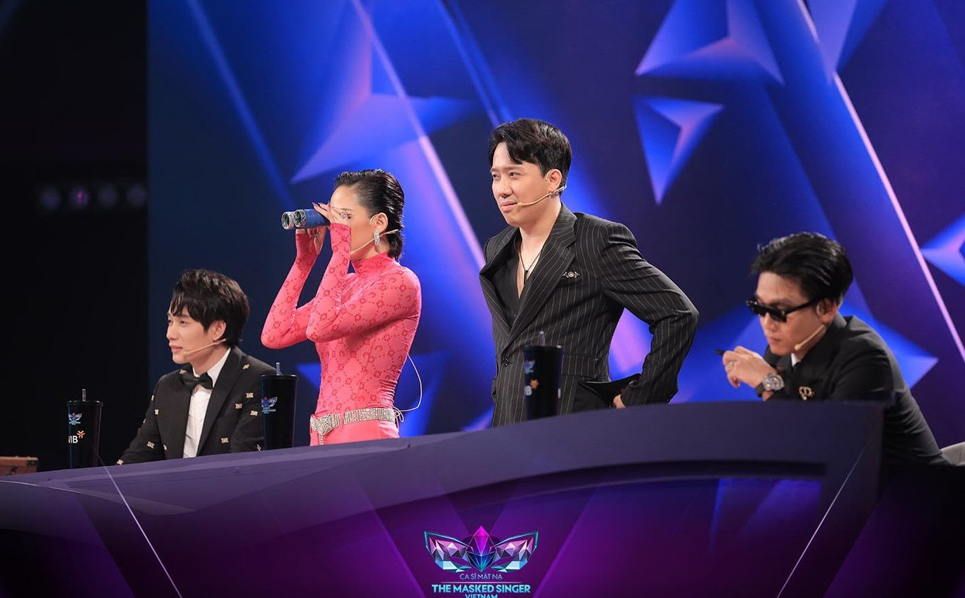 Wowy bị chê lạc lõng, thiếu kiến thức so với dàn cố vấn. Wowy bị chê lạc lõng, thiếu kiến thức so với dàn cố vấn.