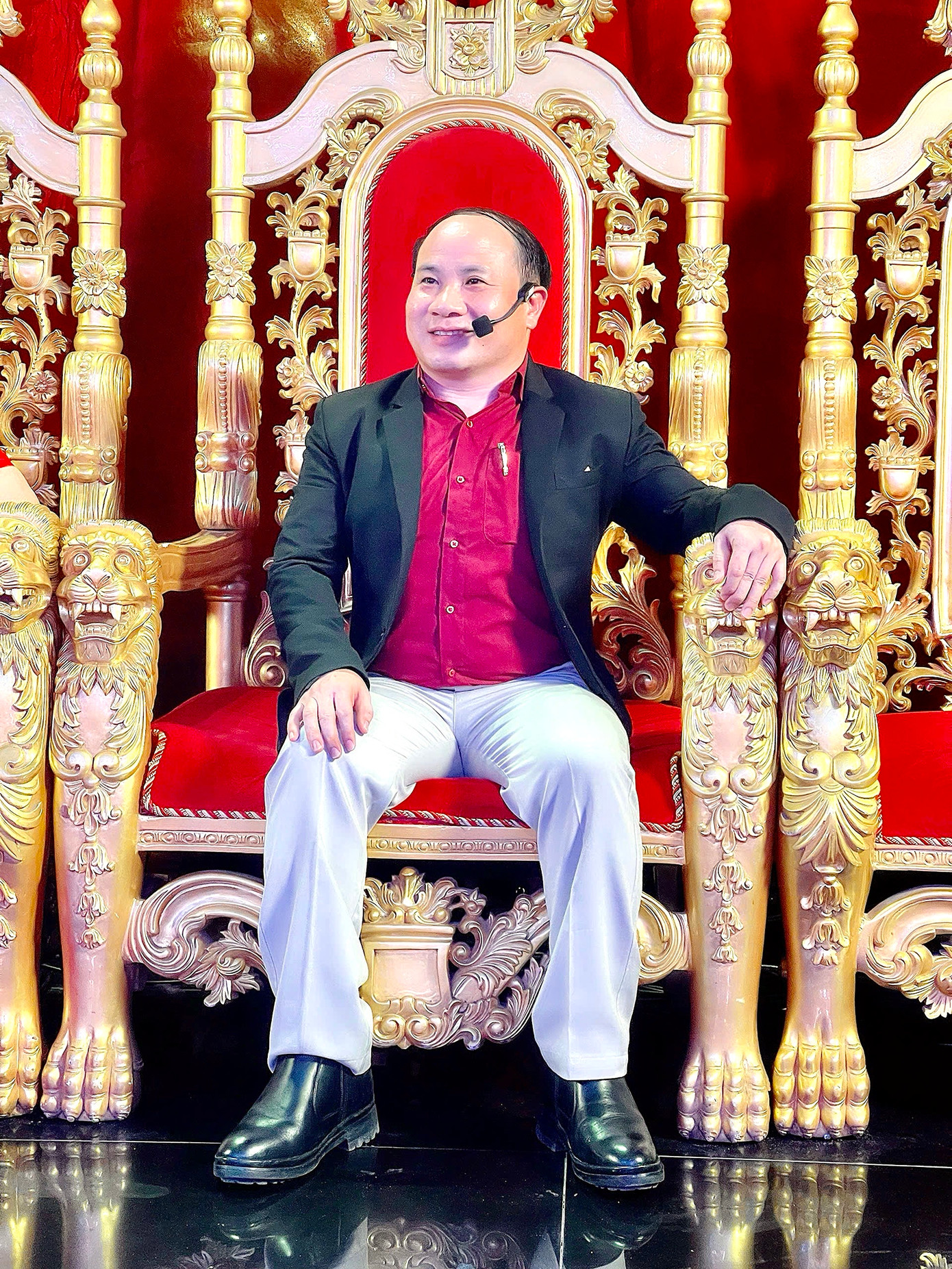 Ông Đoàn Lang (ảnh trái), cố vấn Trung Tâm Unesco văn hóa thông tin truyền thông kiêm Cố vấn Trung tâm văn hóa nghệ thuật và truyền thông miền Nam và ông Phạm Đình Vương, Giám đốc Trung tâm UNESCO Văn hóa Thông tin truyền thông kiêm Trưởng văn phòng đại diện Trung ương Hội giáo dục chăm sóc sức khỏe cộng đồng Việt Nam tại chương trình. Ông Đoàn Lang (ảnh trái), cố vấn Trung Tâm Unesco văn hóa thông tin truyền thông kiêm Cố vấn Trung tâm văn hóa nghệ thuật và truyền thông miền Nam và ông Phạm Đình Vương, Giám đốc Trung tâm UNESCO Văn hóa Thông tin truyền thông kiêm Trưởng văn phòng đại diện Trung ương Hội giáo dục chăm sóc sức khỏe cộng đồng Việt Nam tại chương trình.