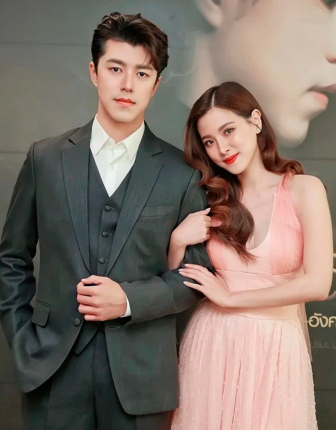 Truyền thông Thái Lan đưa tin Nine chia tay bạn gái do bị mẹ tác động. Truyền thông Thái Lan đưa tin Nine chia tay bạn gái do bị mẹ tác động.