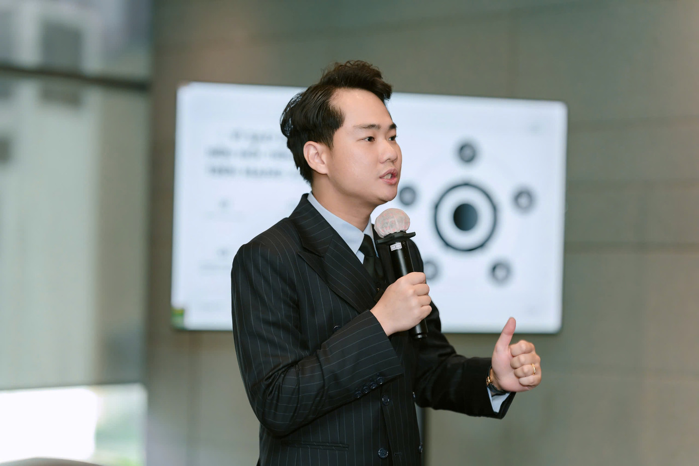 Chuyên gia cho biết xây dựng thương hiệu cá nhân là điều cần thiết trong xã hội.