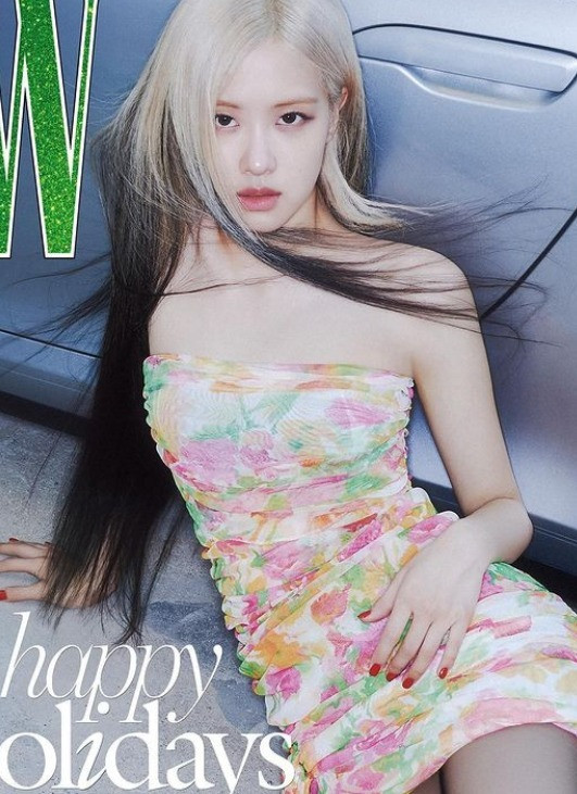 Hình ảnh quyến rũ của Rosé trên tạp chí.