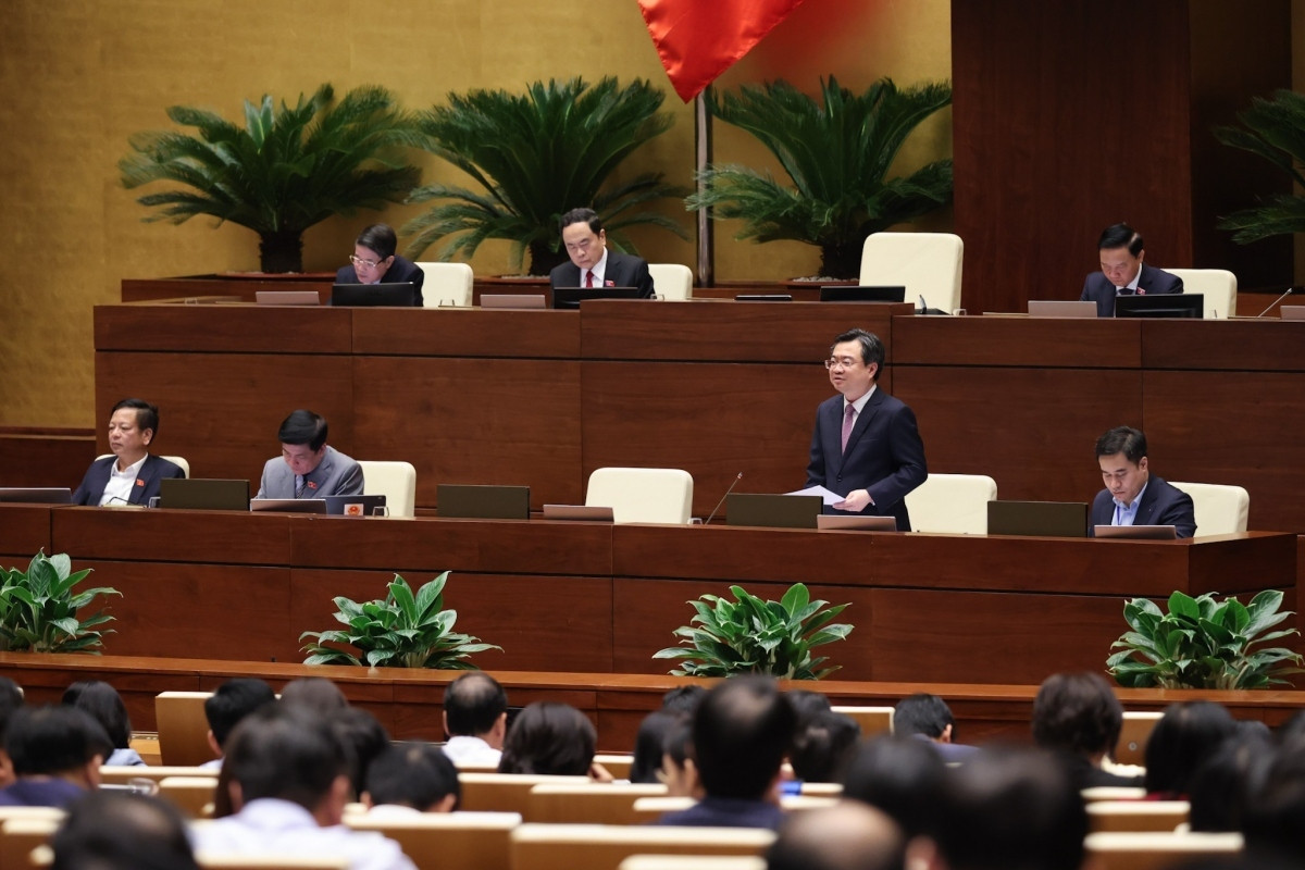 Bộ trưởng Bộ Xây dựng, Nguyễn Thanh Nghị trả lời chất vấn trước Quốc hội về nhà ở xã hội 3/11/2022.