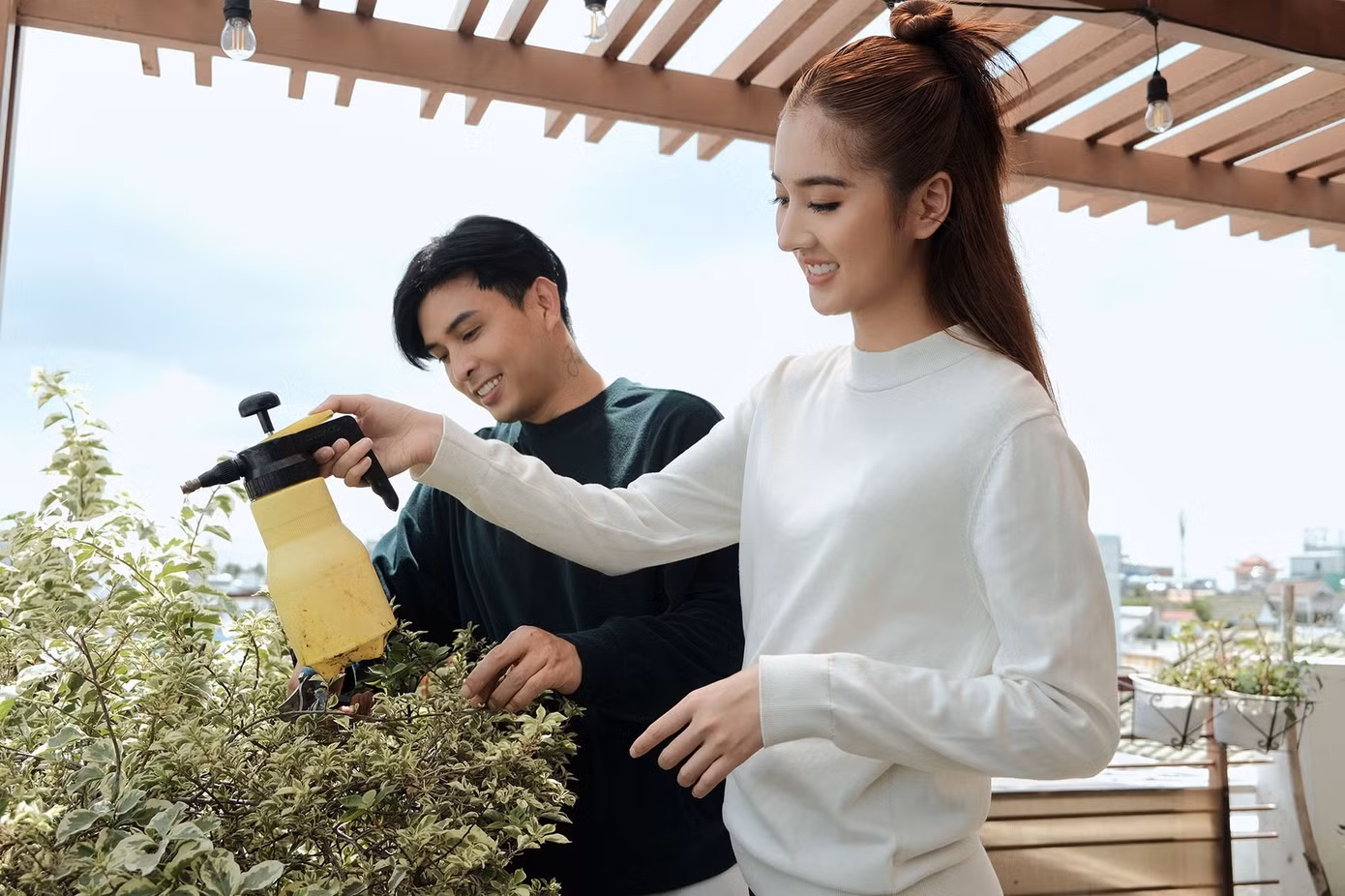Hồ Quang Hiếu nói kế hoạch sắp tới của anh là tập trung đi hát, lo cho gia đình.