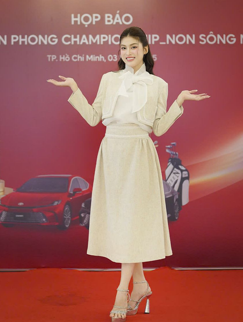 Á hậu Ngọc Thảo cho biết cô có nhiệm vụ lan tỏa tinh thần chung tay hướng về những người cựu chiến binh khi trở thành đại sứ của giải golf. &quot;Giải đấu đặc biệt ý nghĩa, vượt lên ý nghĩa một giải đấu thể thao, để trở thành dịp để tri ân, thể hiện đạo lý uống nước nhớ nguồn. Tôi rất tôn trọng điều này&quot;, Ngọc Thảo nói thêm.