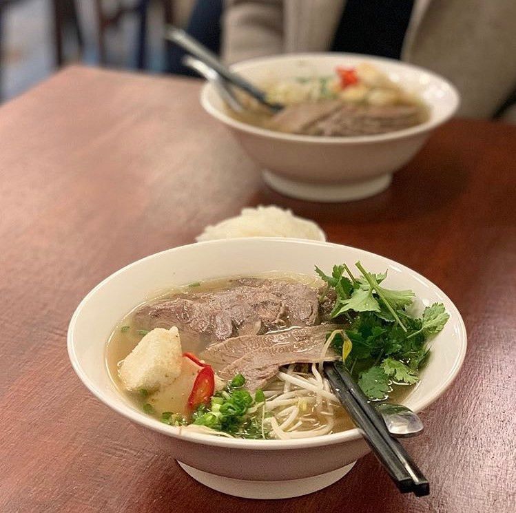 Tô phở Việt giữa lòng thủ đô Seoul, Hàn Quốc. Tô phở Việt giữa lòng thủ đô Seoul, Hàn Quốc.