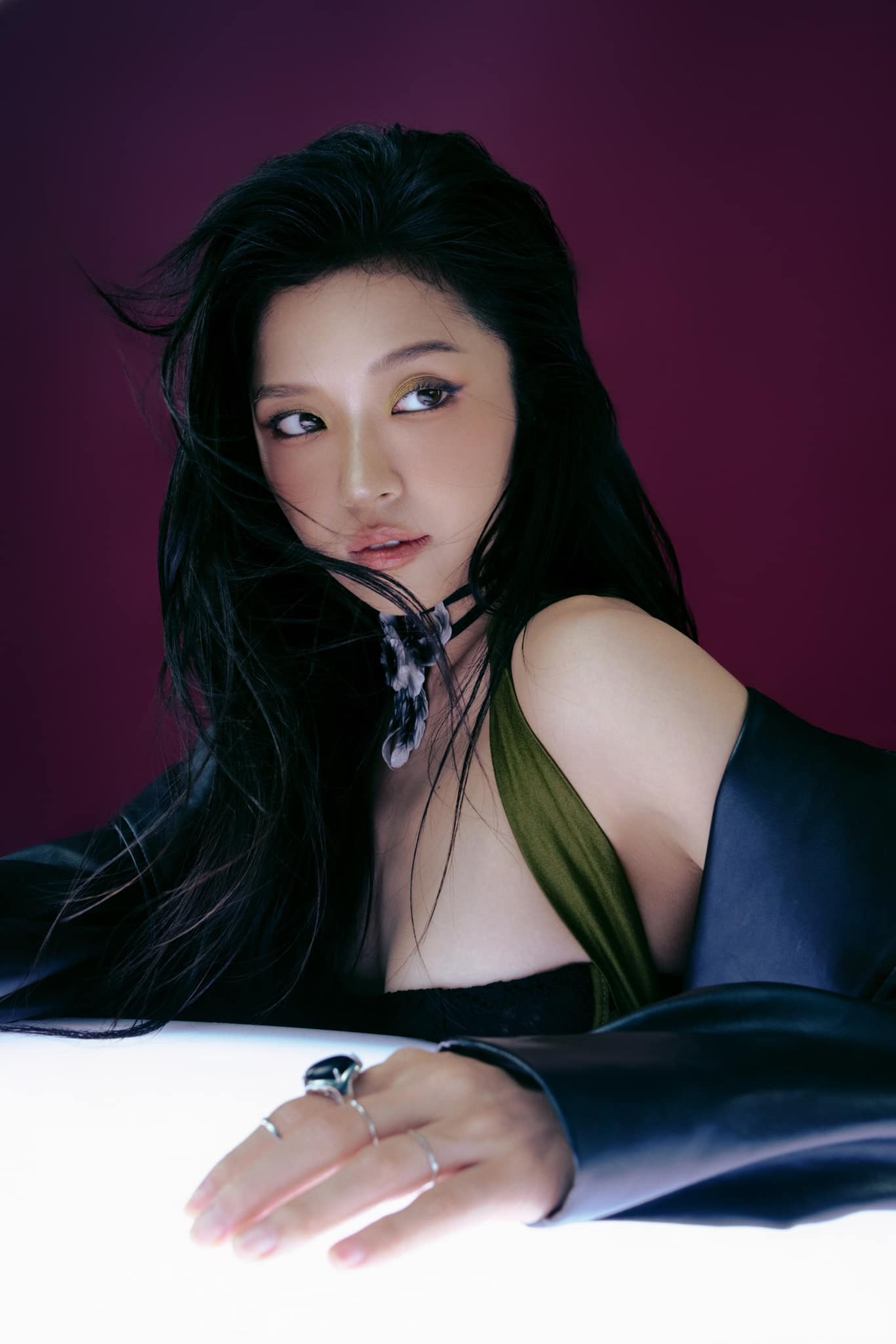 Suni Hạ Linh vướng tranh cãi suốt một tuần qua. Suni Hạ Linh vướng tranh cãi suốt một tuần qua.