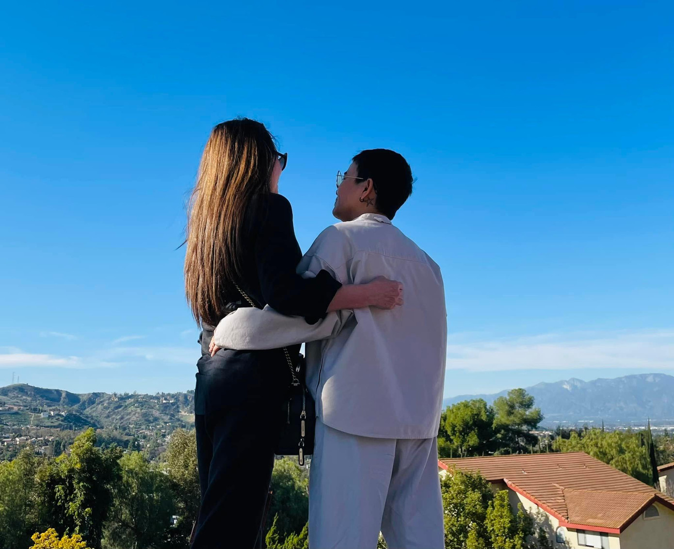 Phương Uyên và Thanh Hà công khai tình cảm dịp Valentine 2022. Ảnh: FBNV.