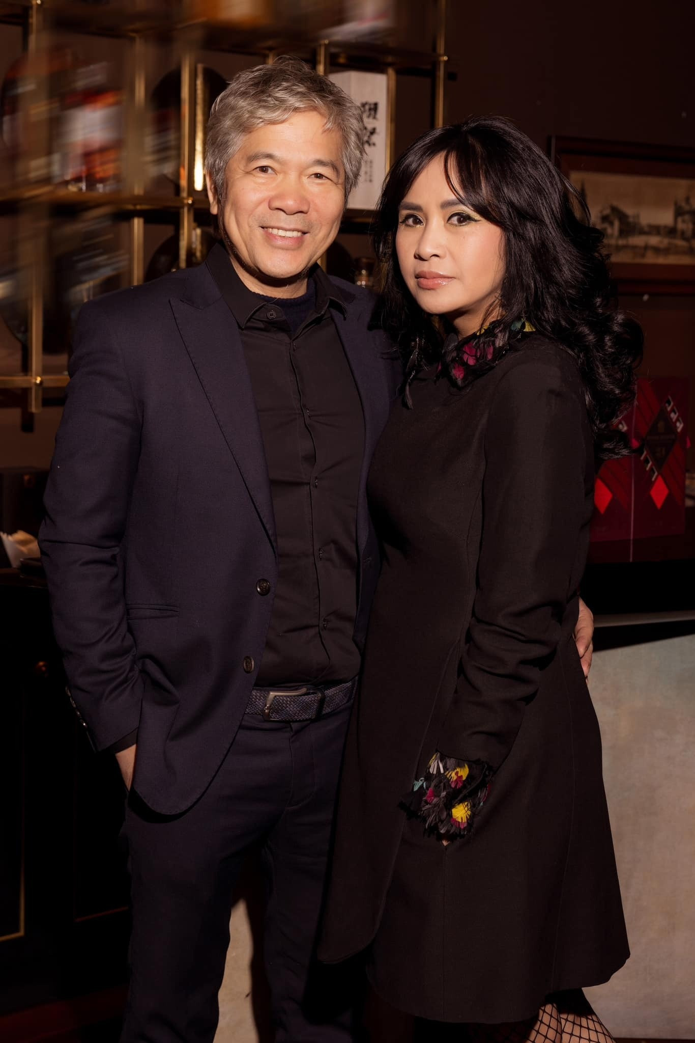 Diva Thanh Lam đăng ảnh mừng năm mới cùng bạn trai là bác sĩ Tiến Hùng. Sau lễ dạm ngõ hồi tháng 6/2021, nữ ca sĩ sẽ tổ chức lễ cưới vào năm nay.