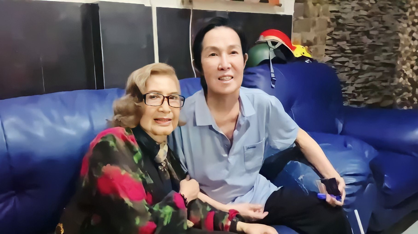 NSƯT Diệu Hiền là người thầy dạy NSƯT ca hát, cách sống. NSƯT Diệu Hiền là người thầy dạy NSƯT ca hát, cách sống.