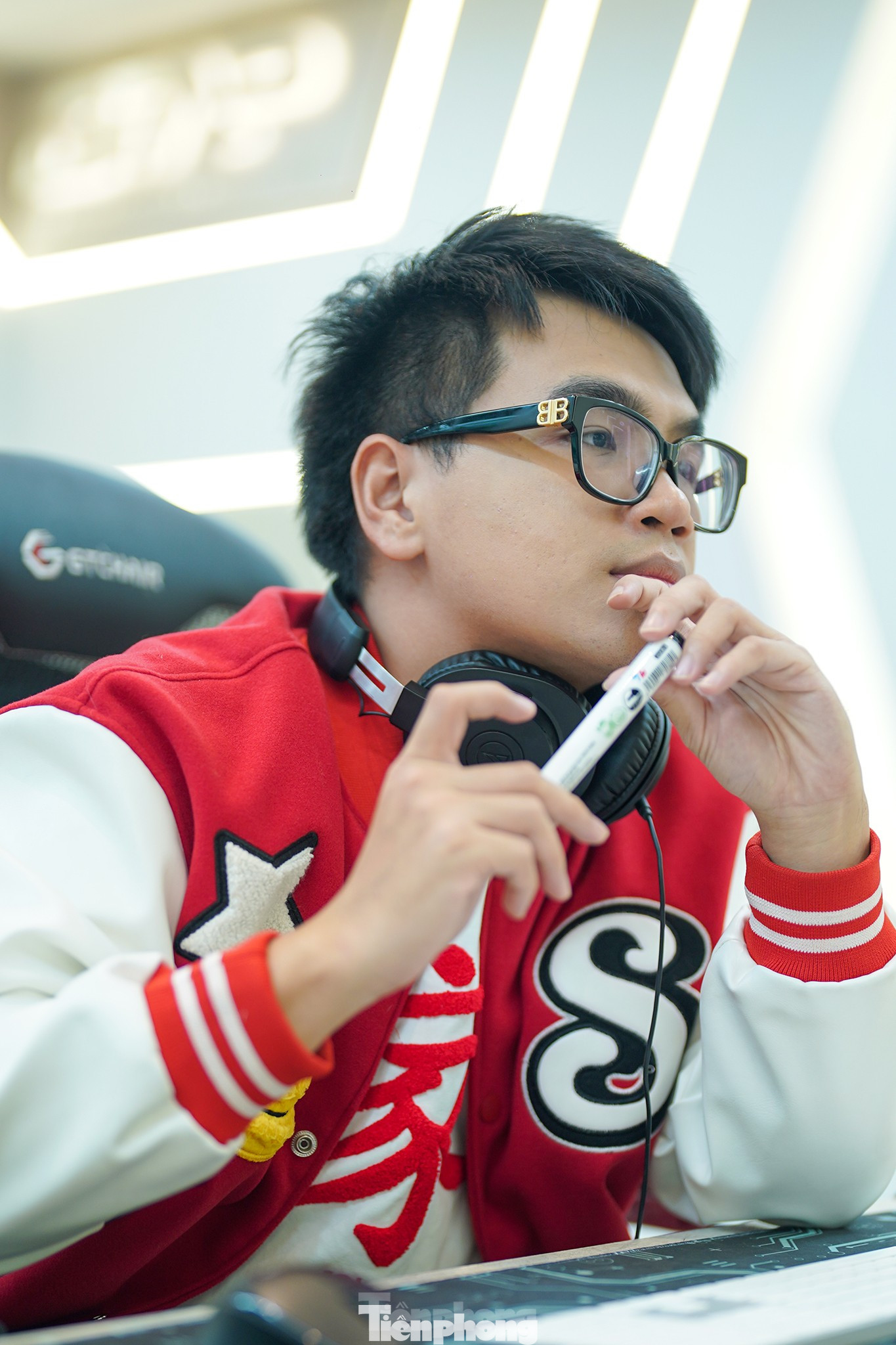 Mức cát-xê của các chàng trai tăng lên sau thời gian cố gắng. Mức cát-xê của các chàng trai tăng lên sau thời gian cố gắng.