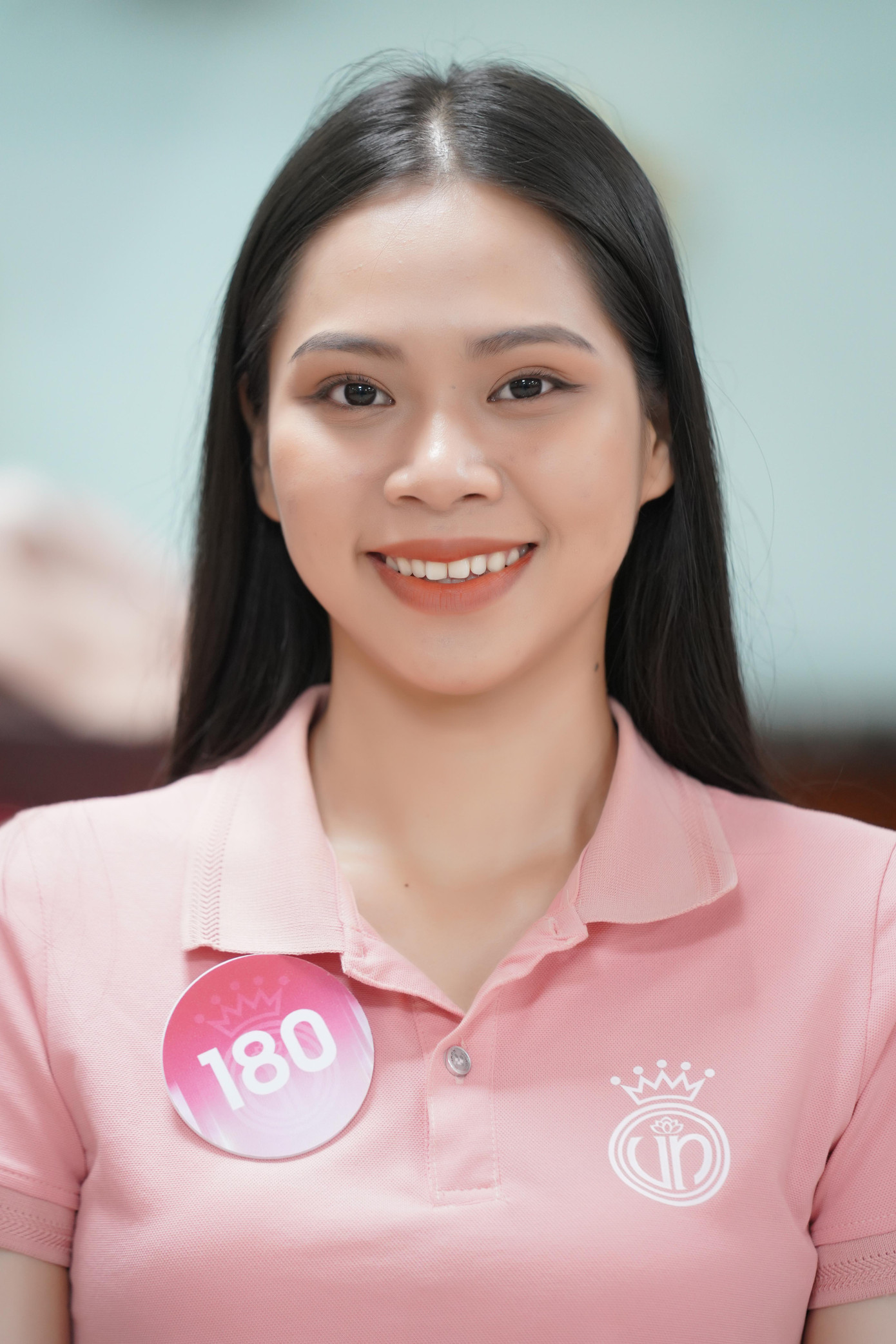 Trần Thị Nhi (SBD 180) - thí sinh duy nhất đến từ Cà Mau và Vũ Phương Thảo (SBD 340). Trần Thị Nhi (SBD 180) - thí sinh duy nhất đến từ Cà Mau và Vũ Phương Thảo (SBD 340).