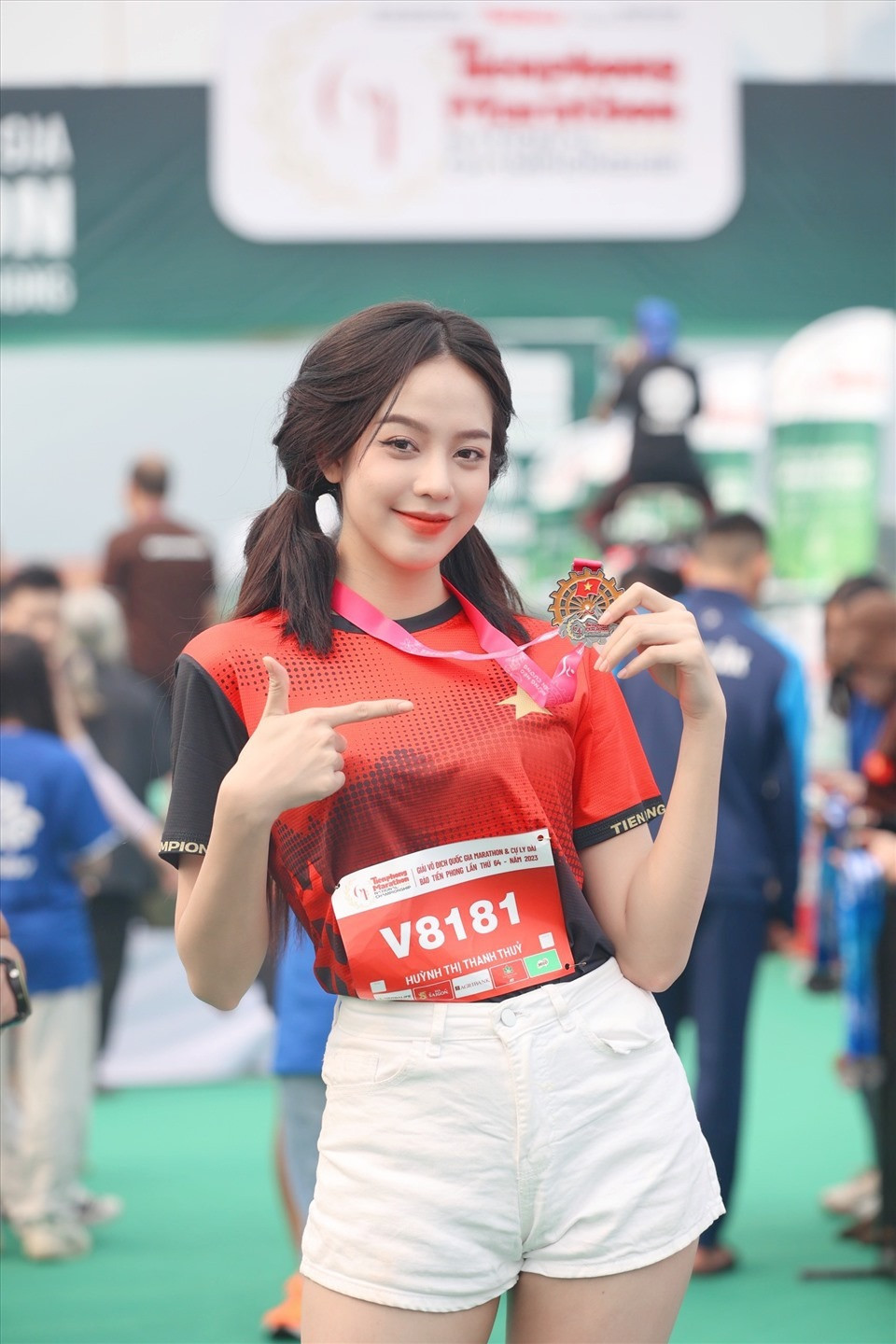 Hoa hậu Tiểu Vy và Thanh Thủy có kinh nghiệm tham gia giải chạy. Hoa hậu Tiểu Vy và Thanh Thủy có kinh nghiệm tham gia giải chạy.