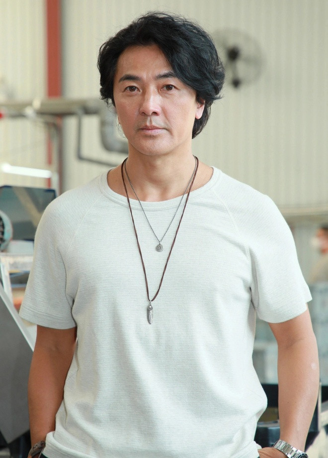 Mông Gia Tuệ tập trung kinh doanh, Trịnh Y Kiện tiếp tục hoạt động trong giới giải trí. Mông Gia Tuệ tập trung kinh doanh, Trịnh Y Kiện tiếp tục hoạt động trong giới giải trí.