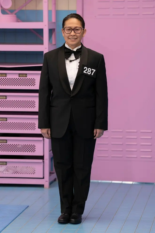 Người phụ nữ 55 tuổi chiến thắng show Squid Game: The Challenge. Người phụ nữ 55 tuổi chiến thắng show Squid Game: The Challenge.