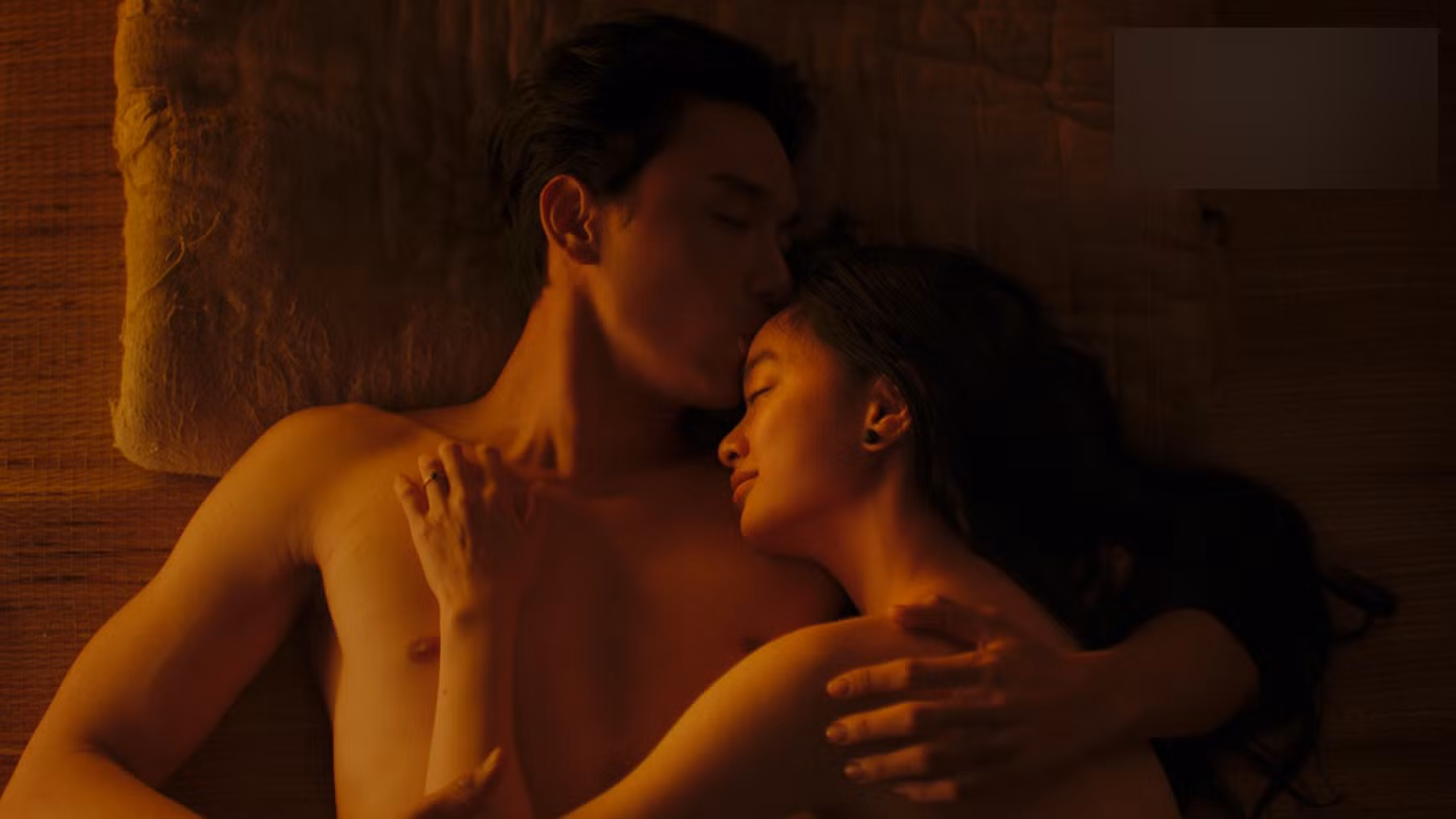 Cảnh ân ái của Thuận Nguyễn và Kaity Nguyễn trong Người vợ cuối cùng.