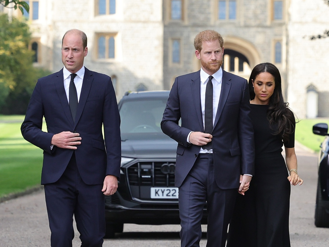 Harry khiến tình anh em rạn nứt khi nói xấu anh trai trong hồi ký và phim tài liệu. Harry khiến tình anh em rạn nứt khi nói xấu anh trai trong hồi ký và phim tài liệu.