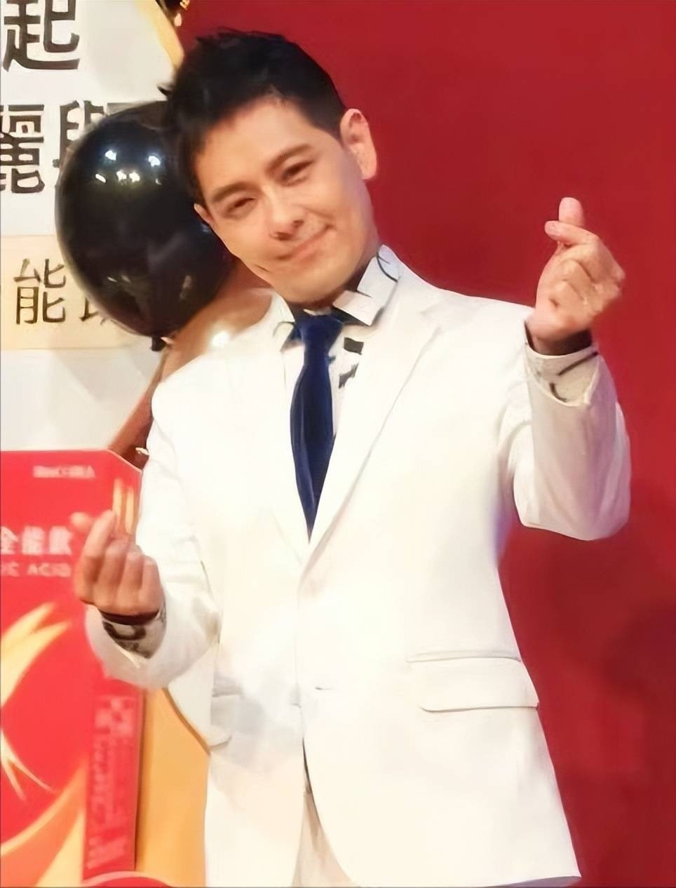 Hình ảnh mới của Lâm Chí Dĩnh sau tai nạn. Hình ảnh mới của Lâm Chí Dĩnh sau tai nạn.