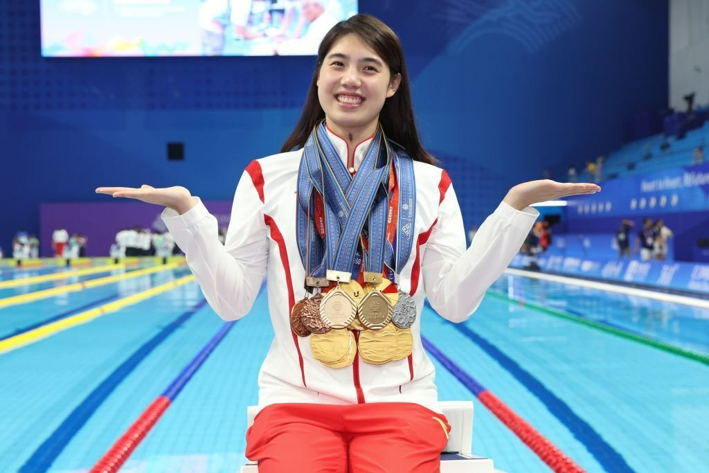 Zang Yufei còn cùng đồng đội lập kỷ lục nội dung bơi tiếp sức hỗn hợp, tổng cộng có 6 HCV và 6 kỷ lục mới. Cô san bằng kỷ lục của kình ngư người Nhật Bản Rikako Ikee tại Asiad 2018. Zang Yufei còn cùng đồng đội lập kỷ lục nội dung bơi tiếp sức hỗn hợp, tổng cộng có 6 HCV và 6 kỷ lục mới. Cô san bằng kỷ lục của kình ngư người Nhật Bản Rikako Ikee tại Asiad 2018.