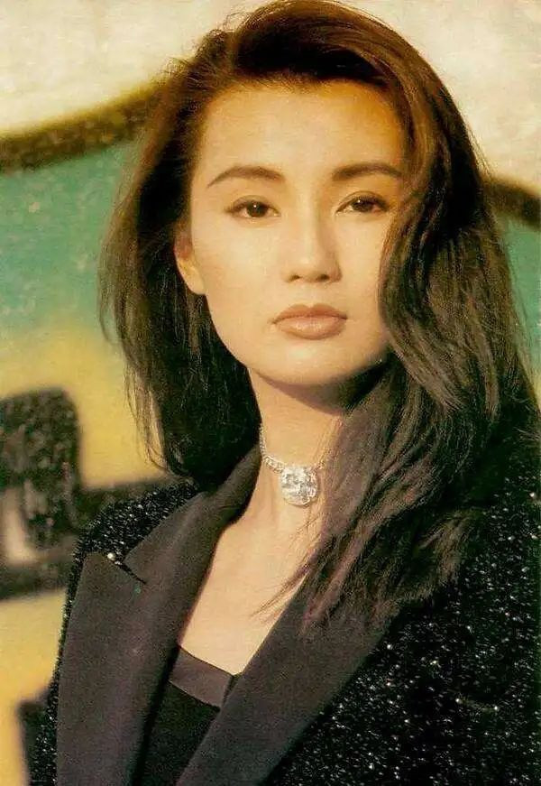 Người đẹp họ Trương là niềm tự hào của điện ảnh Hương Cảng. Sao Điềm mật mật là nữ diễn viên châu Á đầu tiên giành giải Ảnh hậu Cannes, giữ kỷ lục Ảnh hậu Kim Tượng, Kim Mã. Dư luận chỉ dừng bàn tán về vẻ đẹp của cô trên phim khi Trương Mạn Ngọc tuyên bố giải nghệ năm 2012.