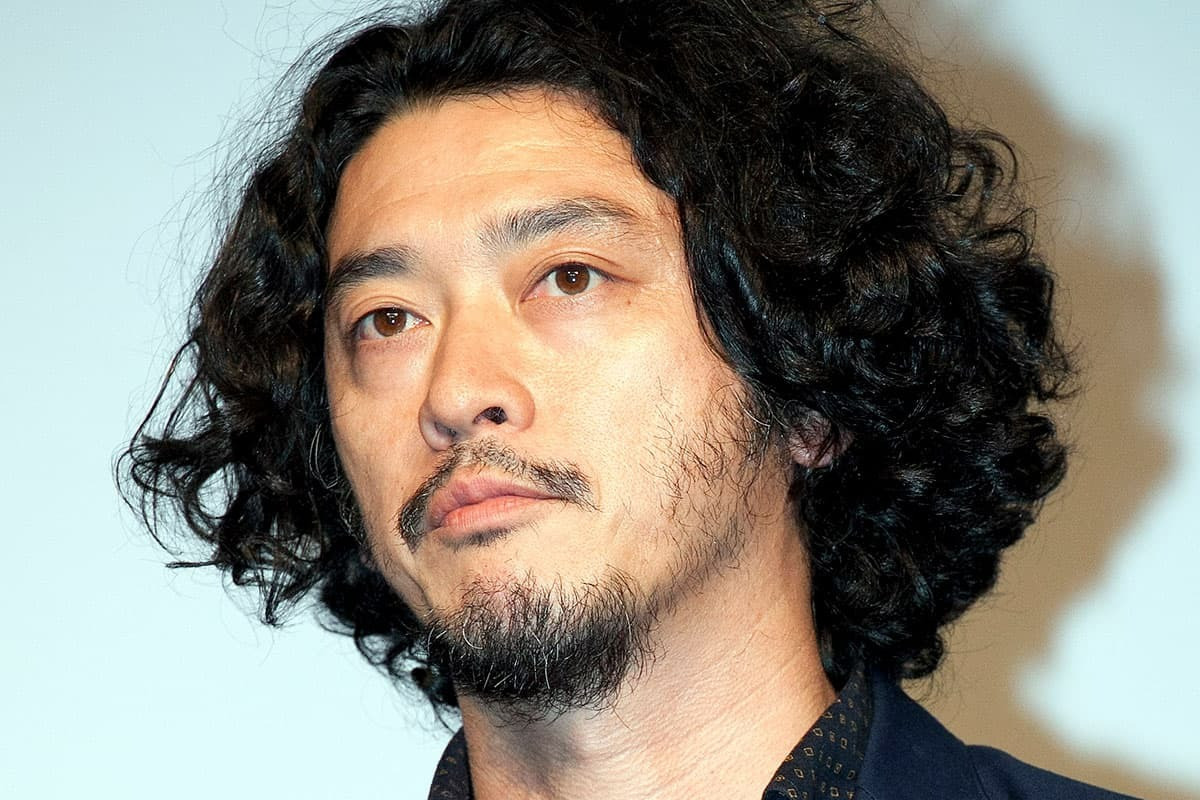 Nam diễn viên, đạo diễn Hideo Sakaki.