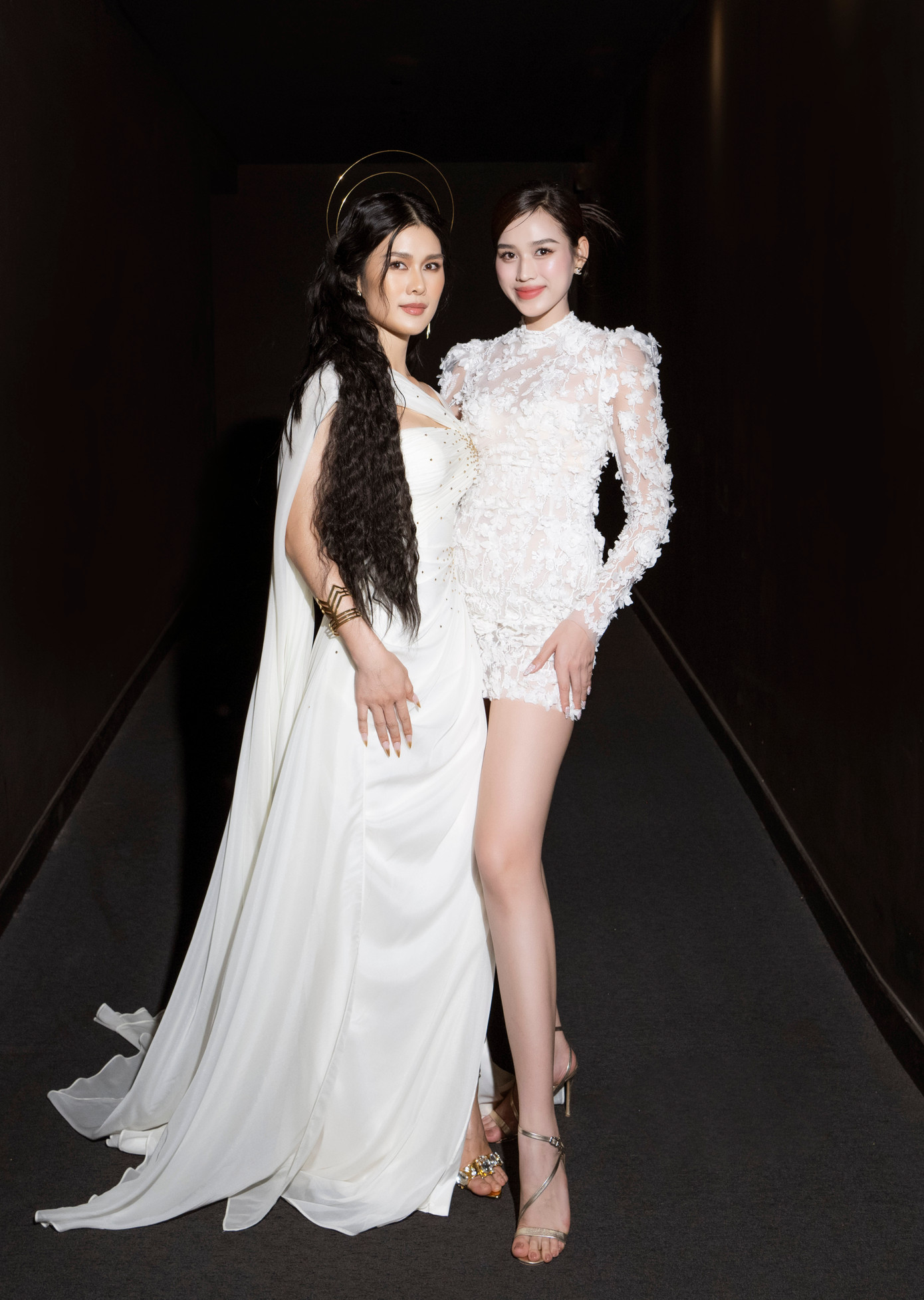 Hoa hậu Đỗ Thị Hà và cô họ Phúc Anh tại sự kiện. Hoa hậu Đỗ Thị Hà và cô họ Phúc Anh tại sự kiện.