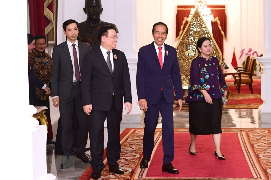 Tổng thống Joko Widodo nồng nhiệt chào mừng và đánh giá cao ý nghĩa chuyến thăm Indonesia của Chủ tịch Quốc hội Vương Đình Huệ nhân dịp kỷ niệm 10 năm thiết lập Quan hệ Đối tác chiến lược Việt Nam-Indonesia (2013-2023). (Ảnh: TTXVN).
