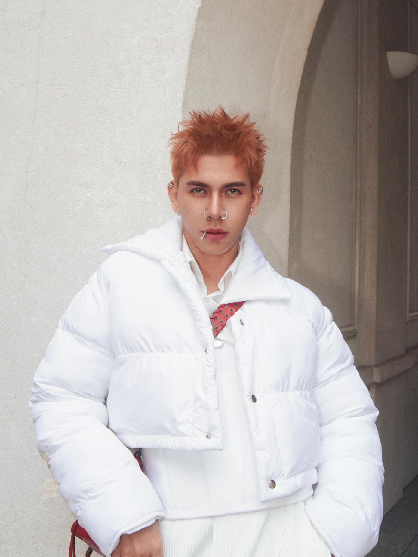 Chuyên gia trang điểm Lâm Nguyễn trong chuyến công tác nước ngoài hồi tháng 3. Chuyên gia trang điểm Lâm Nguyễn trong chuyến công tác nước ngoài hồi tháng 3.