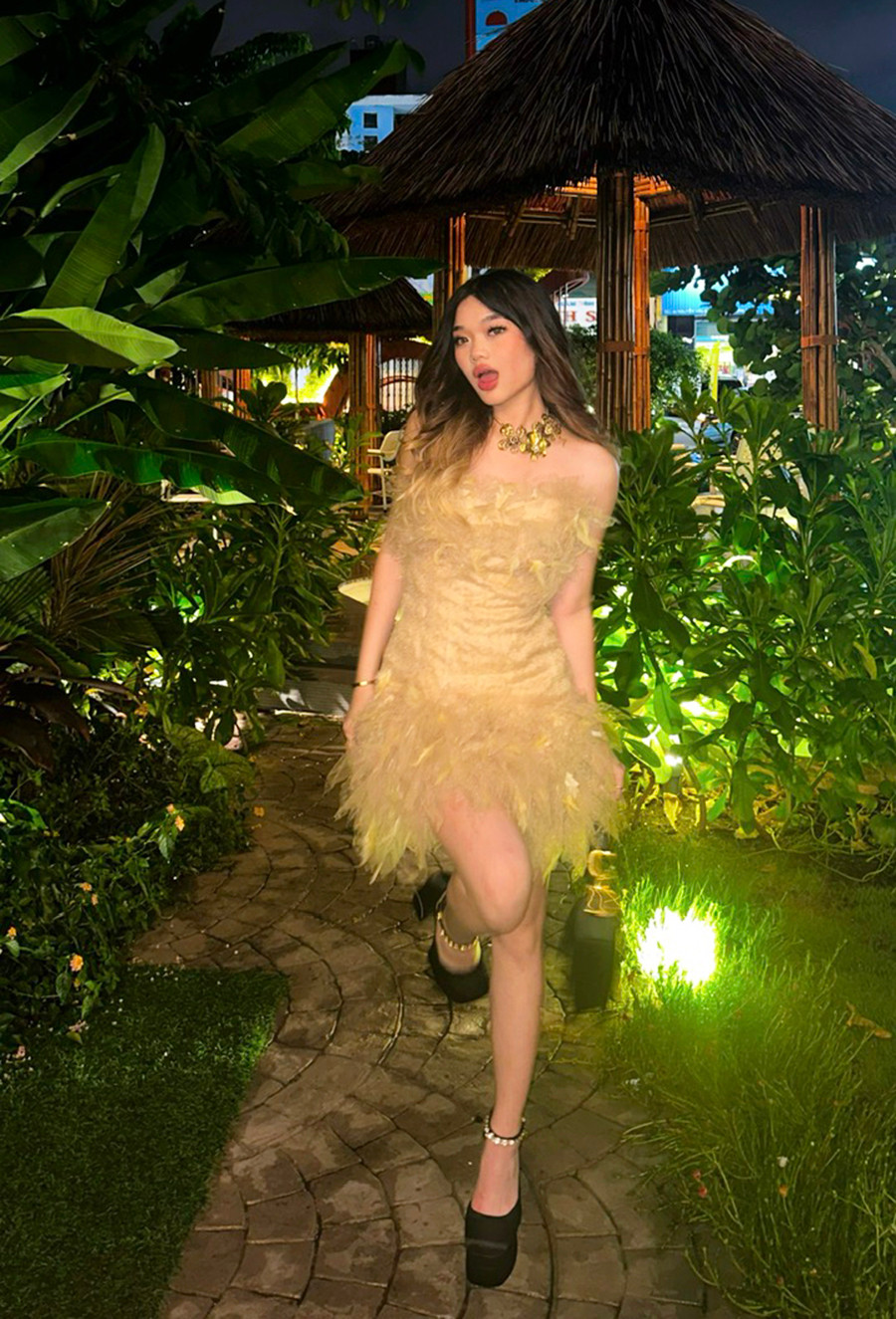 Những bức ảnh được Jennifer Ngô đăng trên trang cá nhân thể hiện được phong cách tự do, nữ tính. Những bức ảnh được Jennifer Ngô đăng trên trang cá nhân thể hiện được phong cách tự do, nữ tính.