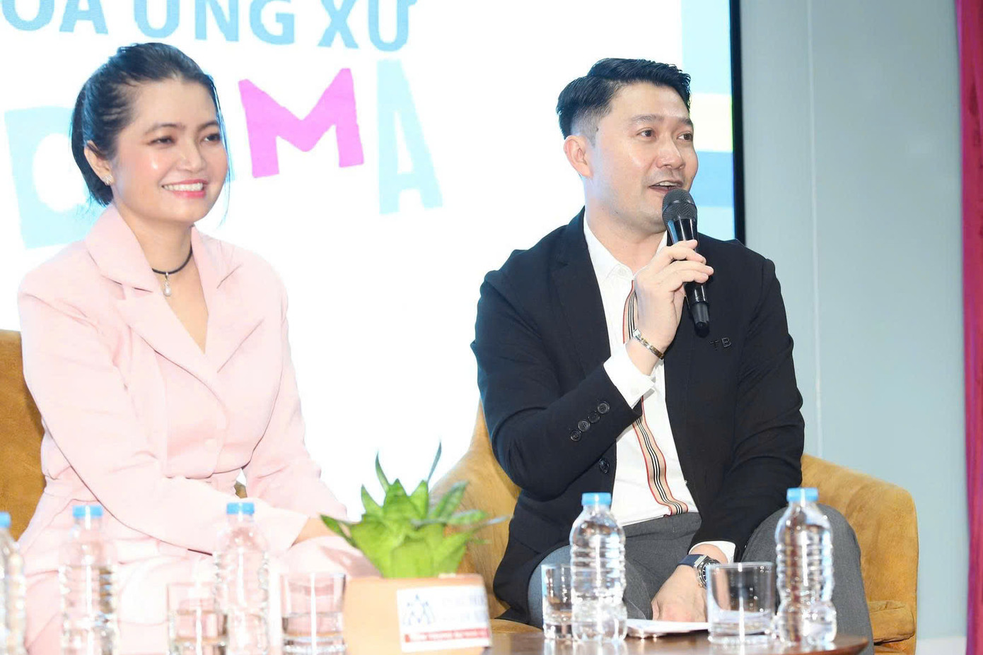 TƯỜNG THUẬT TỌA ĐÀM: NGƯỜI TRẺ VÀ VĂN HÓA ỨNG XỬ GIỮA CƠN BÃO DRAMA ảnh 17 TƯỜNG THUẬT TỌA ĐÀM: NGƯỜI TRẺ VÀ VĂN HÓA ỨNG XỬ GIỮA CƠN BÃO DRAMA ảnh 17