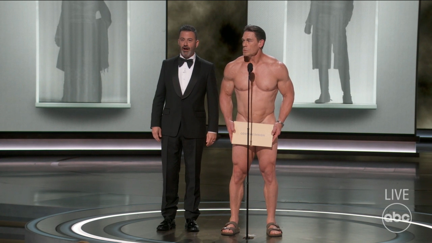 Màn tương tác bất ngờ giữa Jimmy Kimmel và John Cena viral khắp mặt báo. Màn tương tác bất ngờ giữa Jimmy Kimmel và John Cena viral khắp mặt báo.