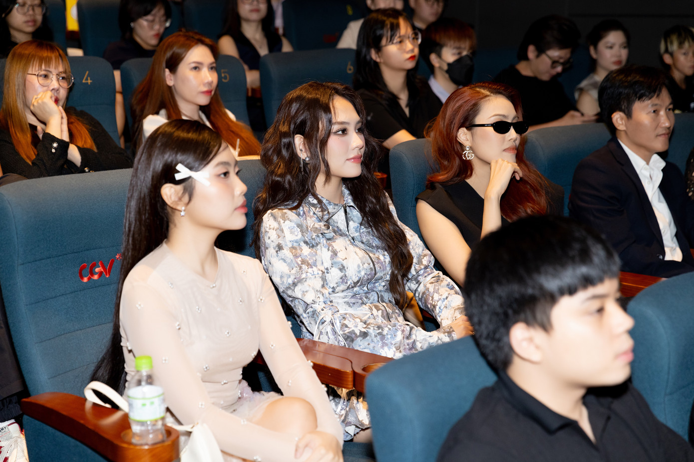 Mai Phương cùng Phương Mỹ Chi, Lan Khuê tại chương trình âm nhạc.