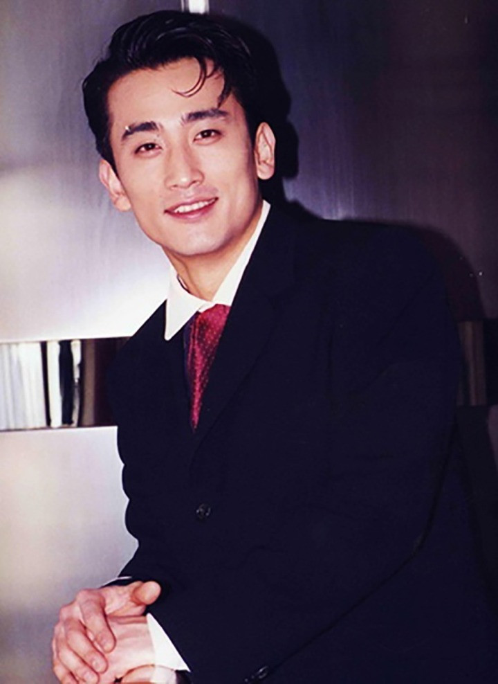 Ngoại hình điển trai, phong độ của thiếu gia tài phiệt Cha In Pyo. Ngoại hình điển trai, phong độ của thiếu gia tài phiệt Cha In Pyo.