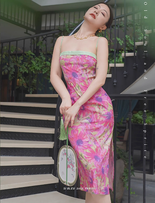 Mẫu váy của người phụ nữ trong clip đắt hàng tại Trung Quốc. Mẫu váy của người phụ nữ trong clip đắt hàng tại Trung Quốc.