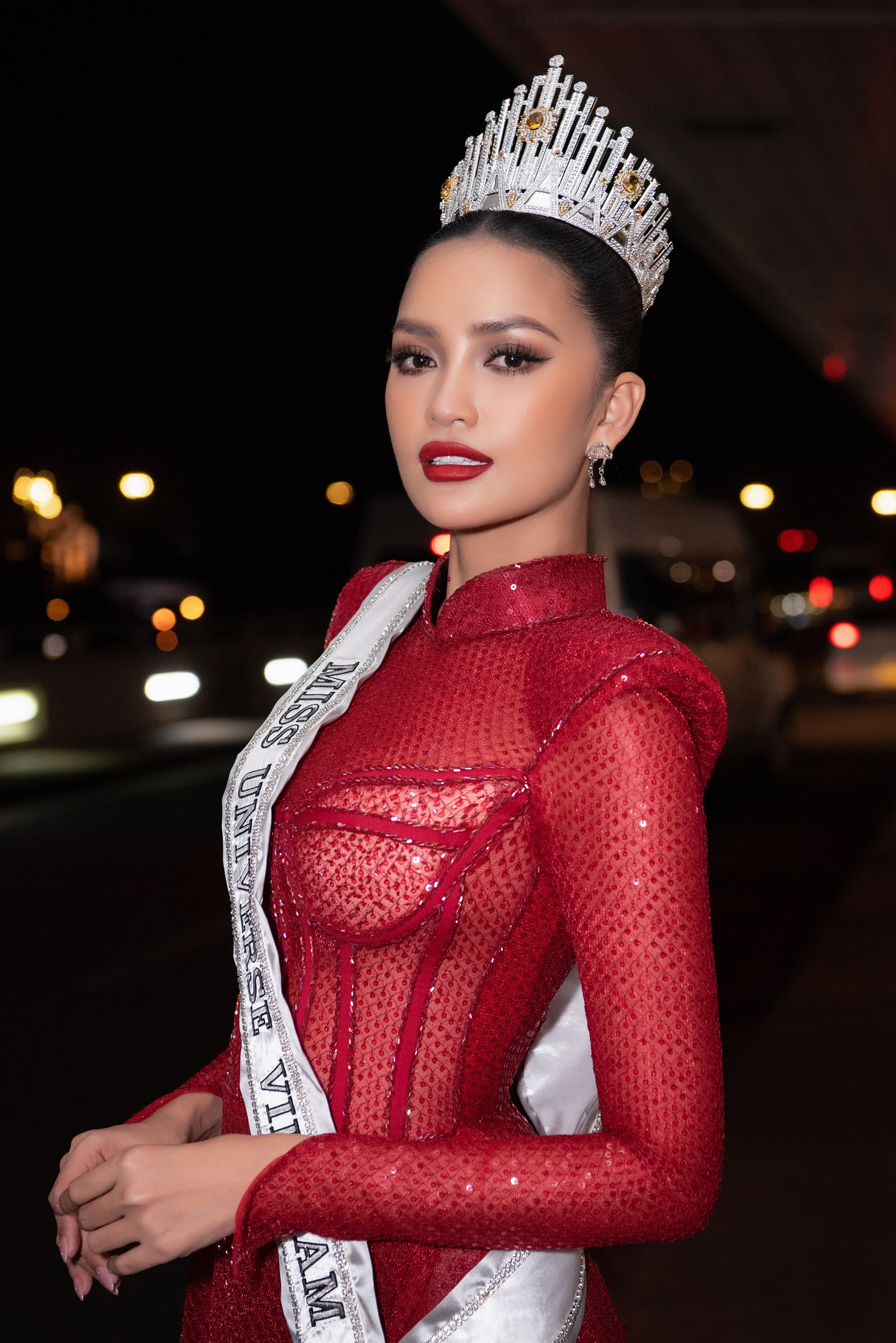 Hình ảnh của Ngọc Châu trước giờ lên đường sang Mỹ thi Miss Universe. Hình ảnh của Ngọc Châu trước giờ lên đường sang Mỹ thi Miss Universe.