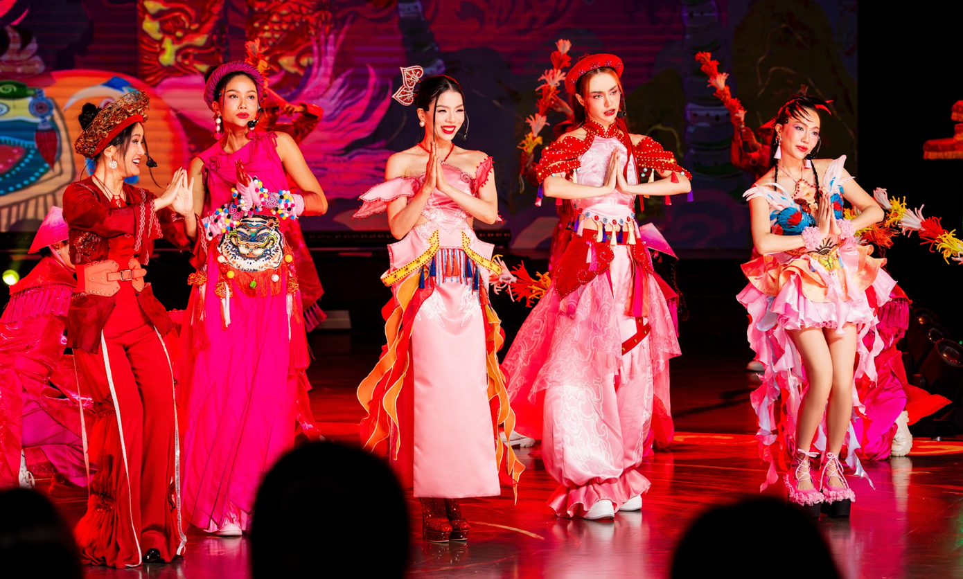 Nhóm 5 thành viên của đội MLee thắng đội Trang Pháp. Nhóm 5 thành viên của đội MLee thắng đội Trang Pháp.