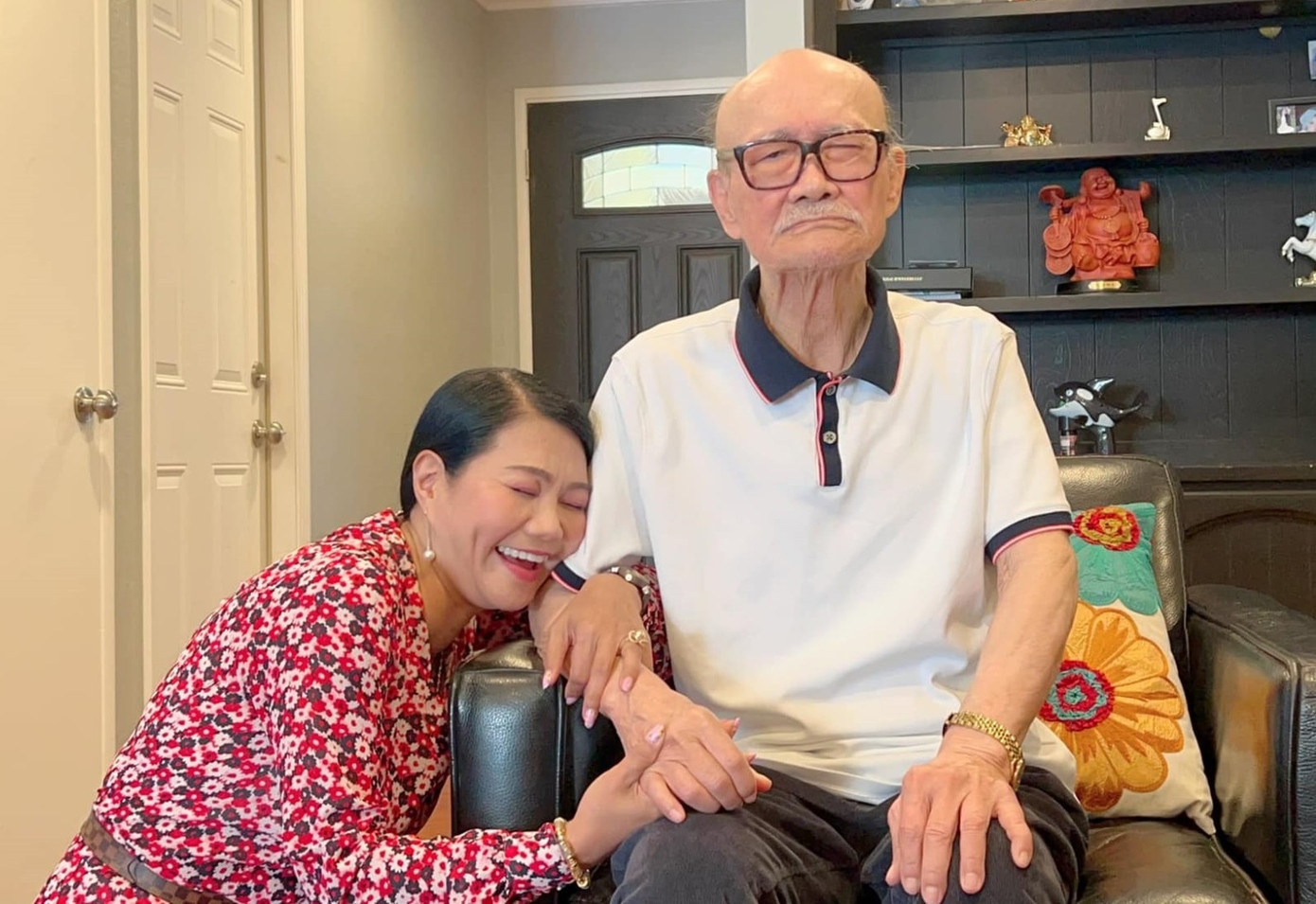 NSND Diệp Lang qua đời tại Mỹ sau cơn đau tim. NSND Diệp Lang qua đời tại Mỹ sau cơn đau tim.