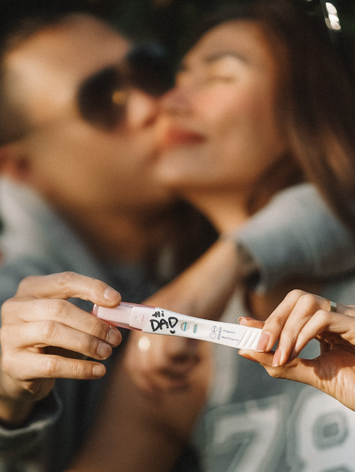 Võ Hoàng Yến thường đăng ảnh cùng chồng nhưng không để lộ mặt. Võ Hoàng Yến thường đăng ảnh cùng chồng nhưng không để lộ mặt.