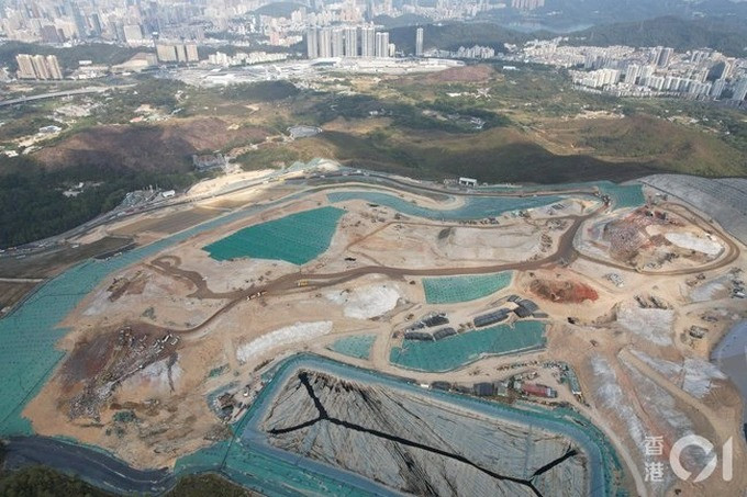 Khu vực bãi rác rộng gây khó khăn cho việc tìm kiếm.