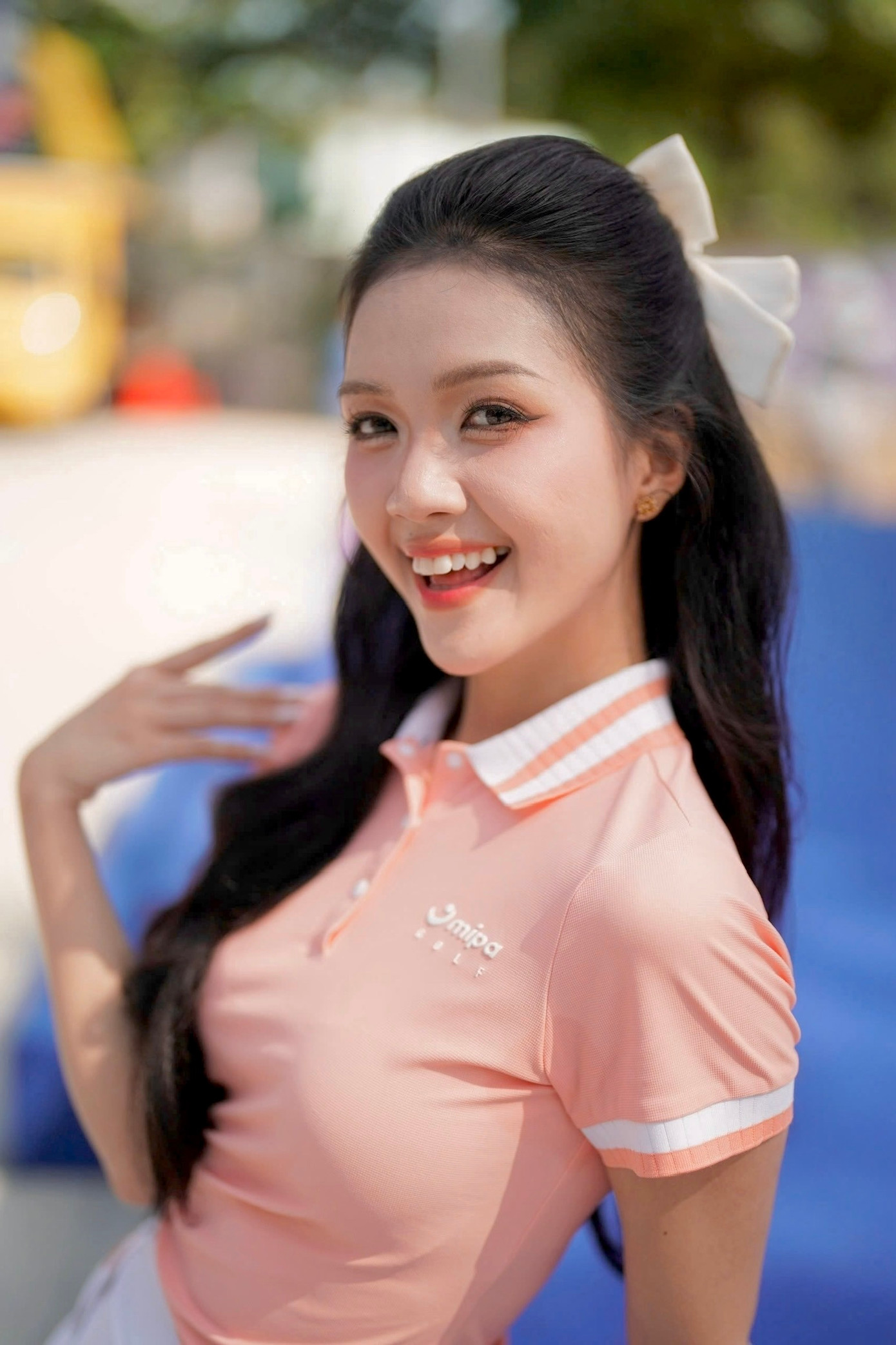 Sau danh hiệu Đại sứ Truyền thông và Nghệ thuật tại Hoa hậu Việt Nam 2024, người đẹp Nguyễn Hoàng Mỹ Vân trở lại công việc MC song ngữ. Sáng 4/7, cô đồng hành cùng Giải Vô địch Pickleball Việt Nam 2025 - Cúp Hyundai Thành Công trong vai trò MC tại lễ khai mạc.