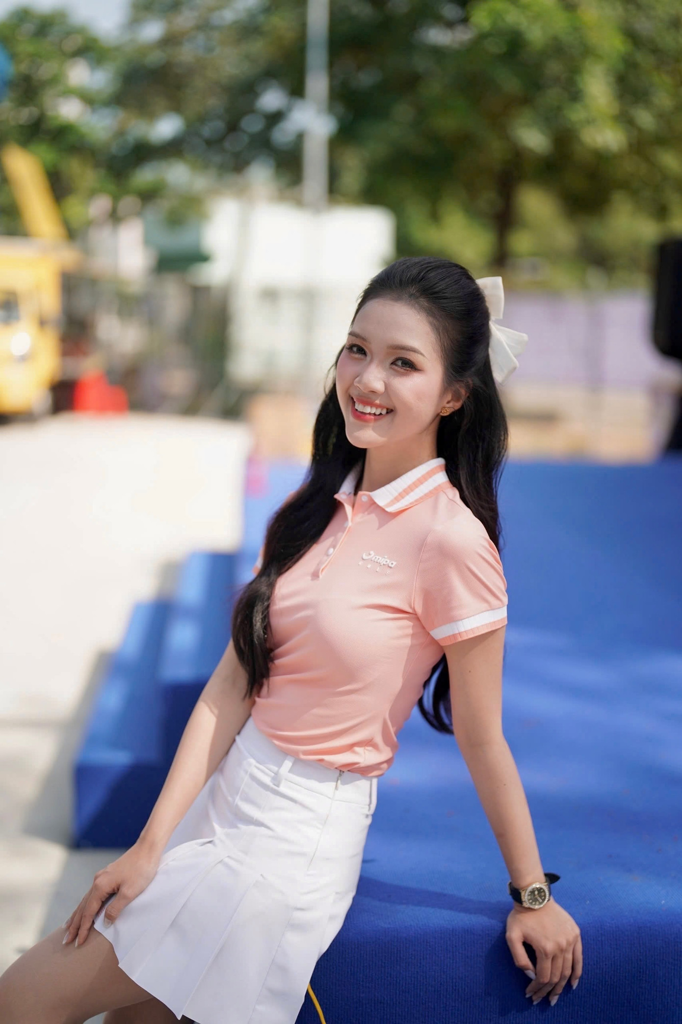 Đại sứ Truyền thông và Nghệ thuật tại Hoa hậu Việt Nam 2024 đồng thời ấn tượng trước sự chuyên nghiệp của ban tổ chức. &quot;Trước giải pickleball, báo Tiền Phong tổ chức giải golf hoành tráng. Tôi cũng có cơ hội tham gia giải chạy marathon của báo. Bất kỳ chương trình nào của báo Tiền Phong cũng chuyên nghiệp và chỉn chu&quot;, cô chia sẻ.