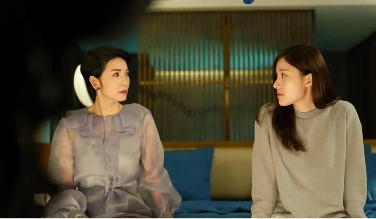 Ảnh từ bốn bộ phim Việt đang chiếu dịp Lễ 30/4-1/5 (từ trái qua) gồm Cái giá của hạnh phúc, Đóa hoa mong manh, Trước giờ yêu và Lật mặt 7: Một điều ước. Ảnh từ bốn bộ phim Việt đang chiếu dịp Lễ 30/4-1/5 (từ trái qua) gồm Cái giá của hạnh phúc, Đóa hoa mong manh, Trước giờ yêu và Lật mặt 7: Một điều ước.